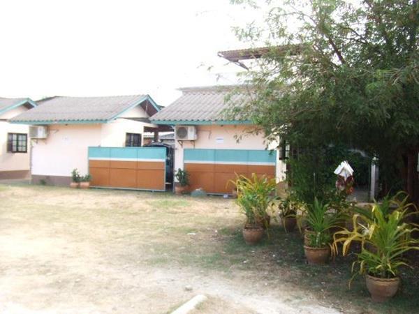 Nora Guesthouse Chumphon Exterior photo