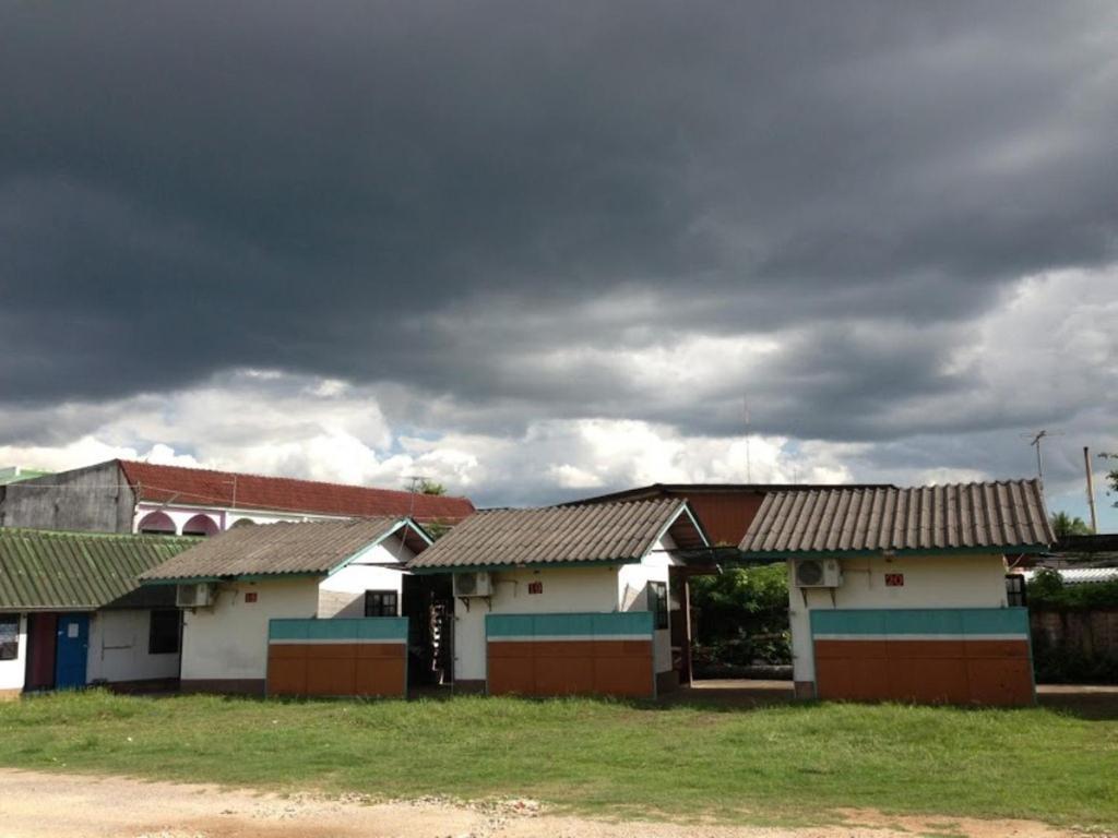 Nora Guesthouse Chumphon Exterior photo